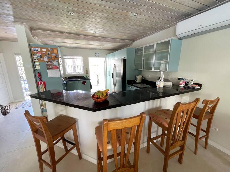 Nanpa, Luxury Family Three Bed Villa, St James West Coast, Private Pool เซนต์เจมส์ ภายนอก รูปภาพ